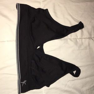 Black sports bra